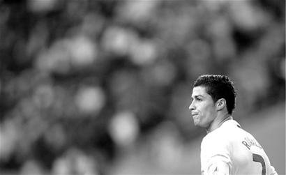 擅打硬仗！曼联对阵上半区球队豪取15分，位列英超球队之首（硬仗不手软：曼联对阵上半区豪取15分，高居英超第一）