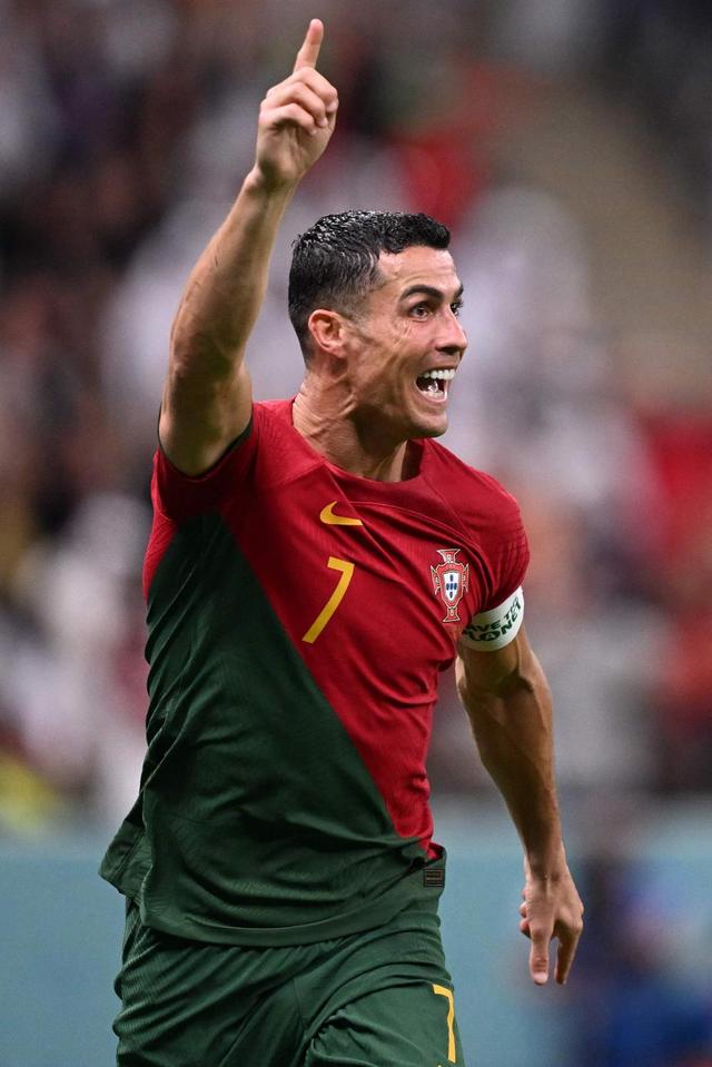 每体：博阿滕昨天再次造访巴萨，并且观看了青年队的比赛（每体：博阿滕昨日再访巴萨，现场观看青年队比赛）