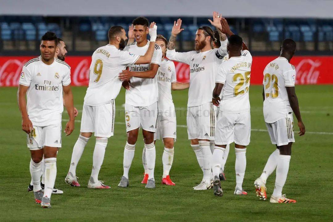 新变化！王曼昱“双杀”孙颖莎两技术精进明显，冲击洛杉矶增筹码