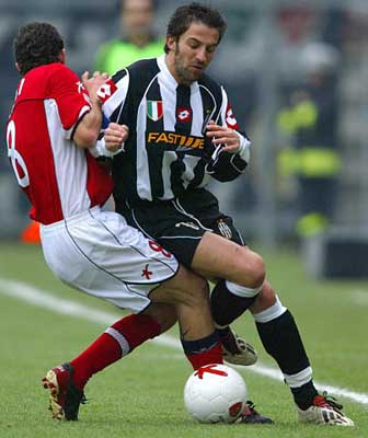 荷媒：拜仁今天将派球探考察里德，评估是否正式联系费耶诺德（荷媒称拜仁今日派球探考察里德，评估是否与费耶诺德正式接洽）