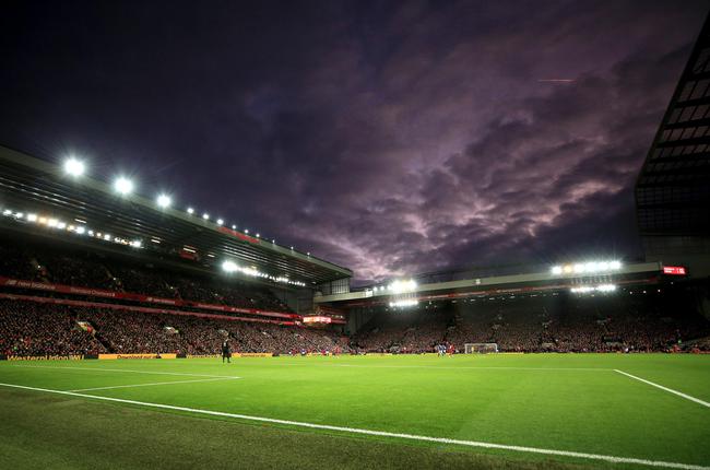 曼联主帅阿莫林迎战伯恩茅斯：老特拉福德能否再现荣耀？（阿莫林率曼联迎战伯恩茅斯：老特拉福德还能重燃辉煌吗？）