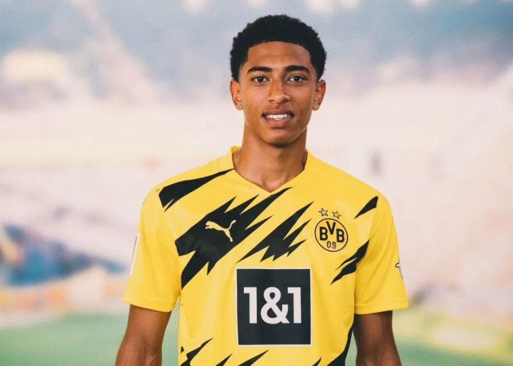 混团世界杯爆大冷！世界第一丢大分，国乒男单连败，4强队伍出炉（混团世界杯大冷门：世界第一遭重创，国乒男单连败，四强正式出炉）