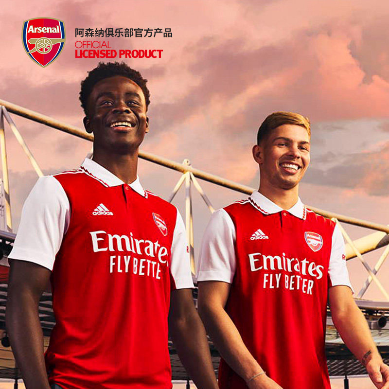 汪涵陪儿子参加马术比赛，嚼槟榔一脸享受，与老婆交替带娃引热议（汪涵现身儿子马术赛场，口嚼槟榔神态惬意，与妻子轮番带娃引发热议）