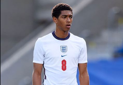 蓝黑门柱再塑？国米考量门将未来布局，解析维卡里奥方案（国米谋划门将线新布局：维卡里奥方案全解析）