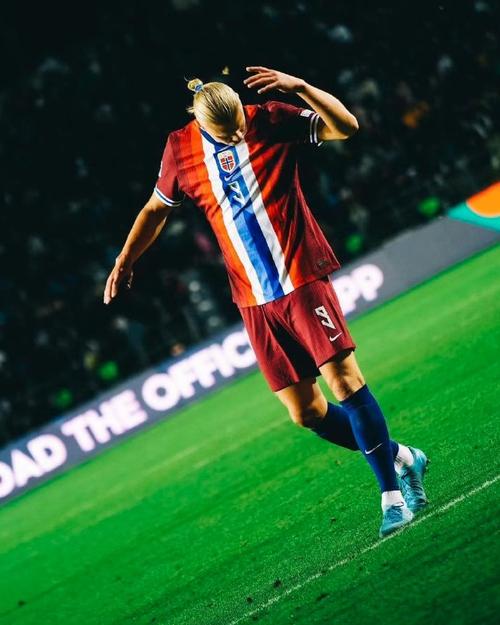 半场战报：汉堡1-0斯图加特，格拉策尔破门（半场：汉堡暂1-0领先斯图加特，格拉策尔建功）