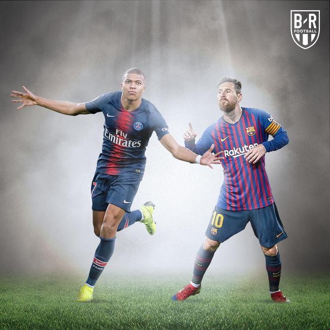 胡尔克完成职业生涯500球里程碑，球迷打出巨型TIFO致敬（胡尔克生涯500球达成，球迷以巨幅TIFO致敬）